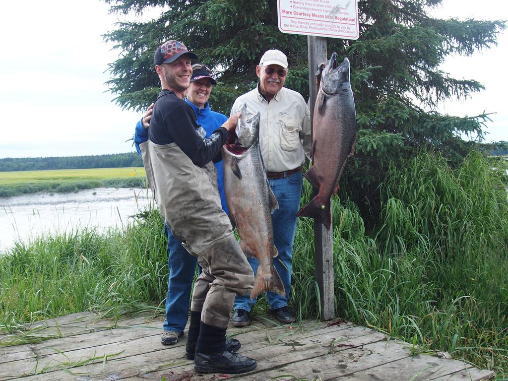Salmon Catcher Lodge Kenai Bagian luar foto